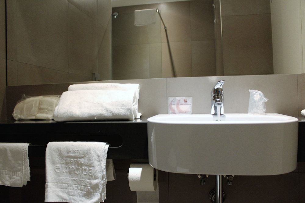 Hotel Europa Standard Triple Room 10