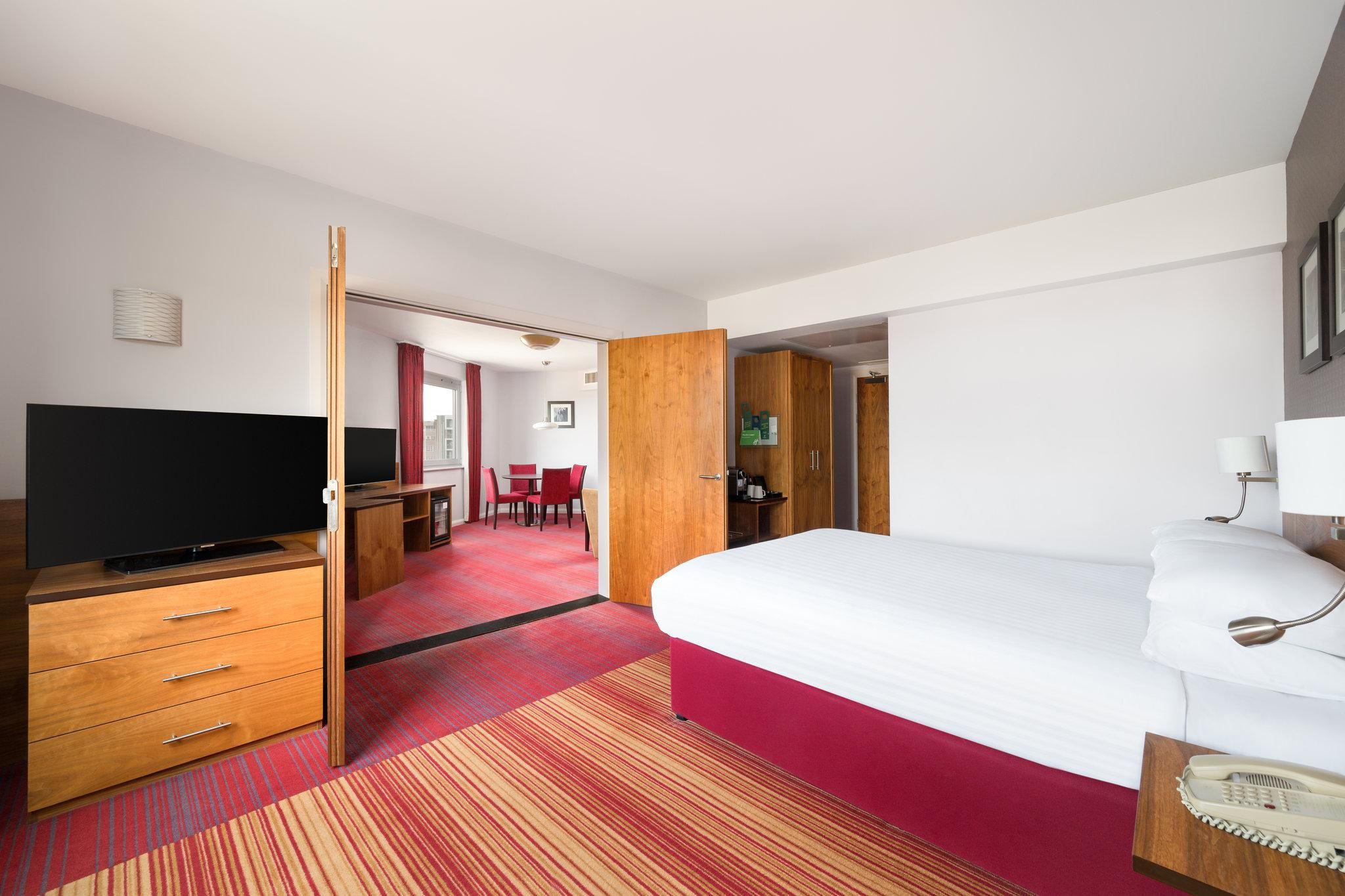 1 King Bed Suite