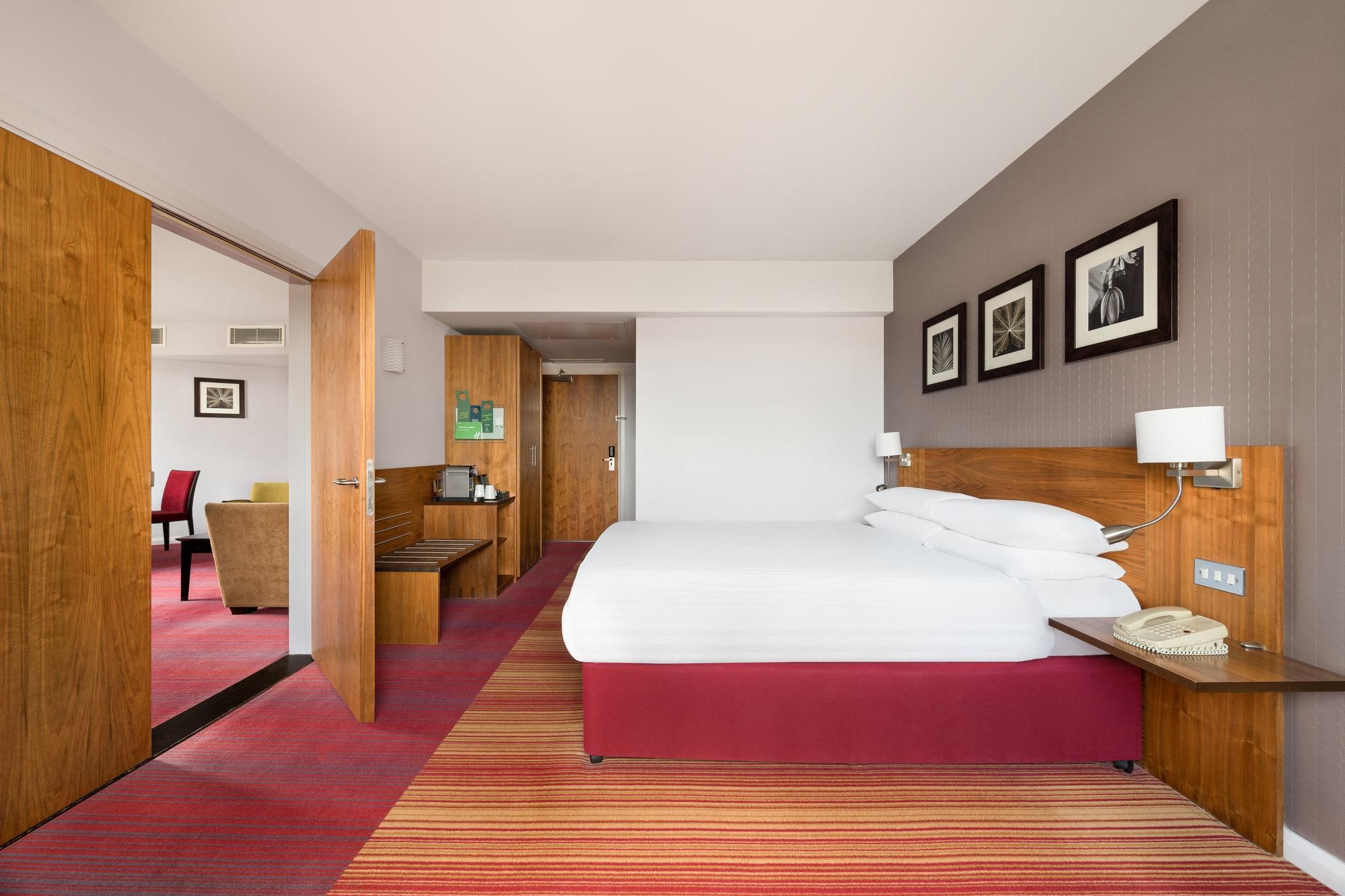 1 King Bed Suite