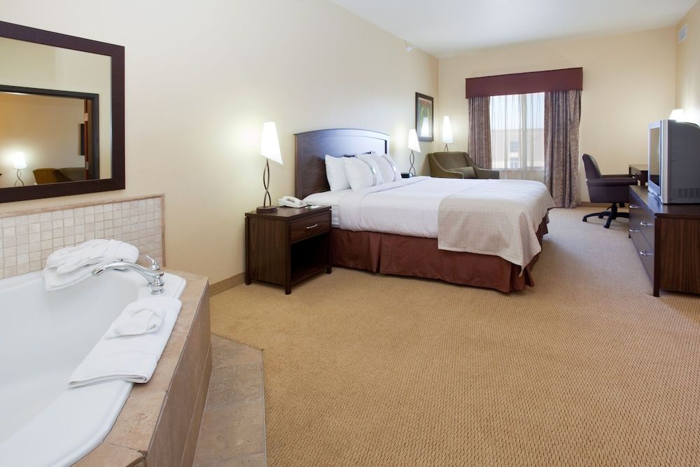 Suite, 1 King Bed (Additional Living Area)