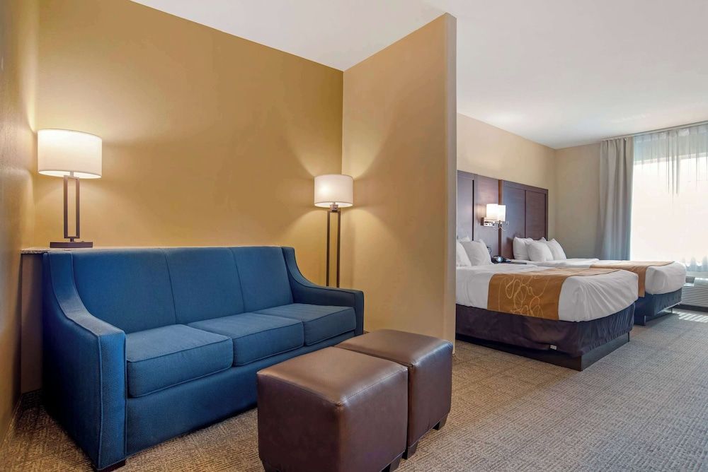 Suite, 2 Queen Beds, Non Smoking, Ground Floor