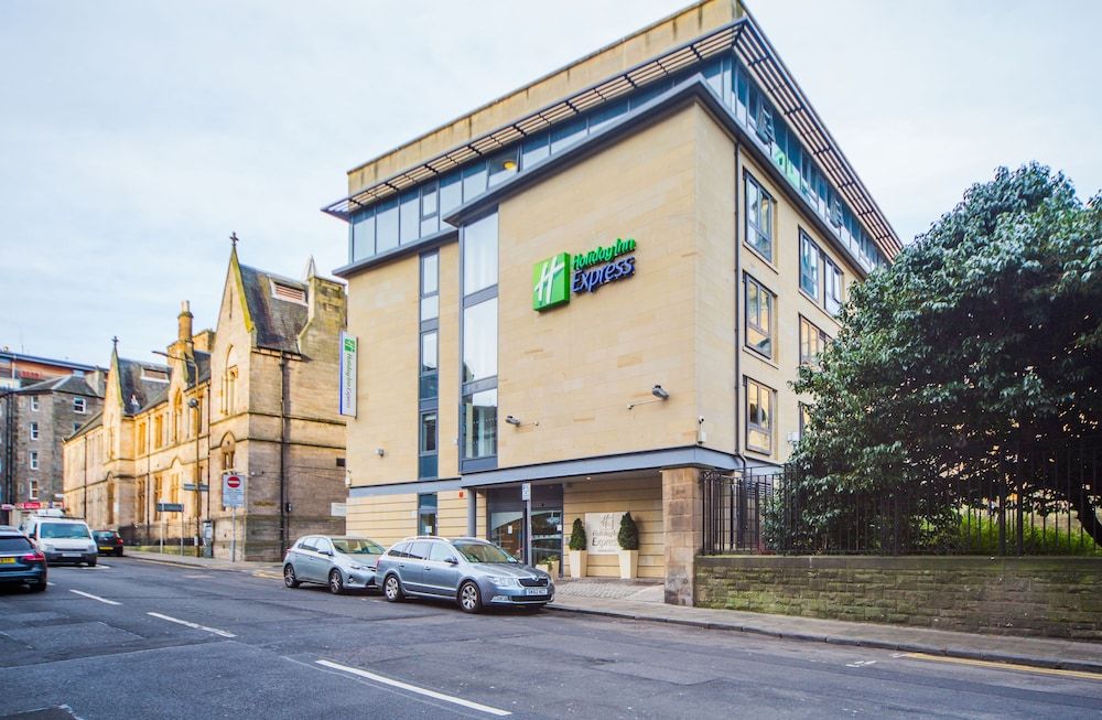 undefined Holiday Inn Express Edinburgh Royal Mile by IHG 3