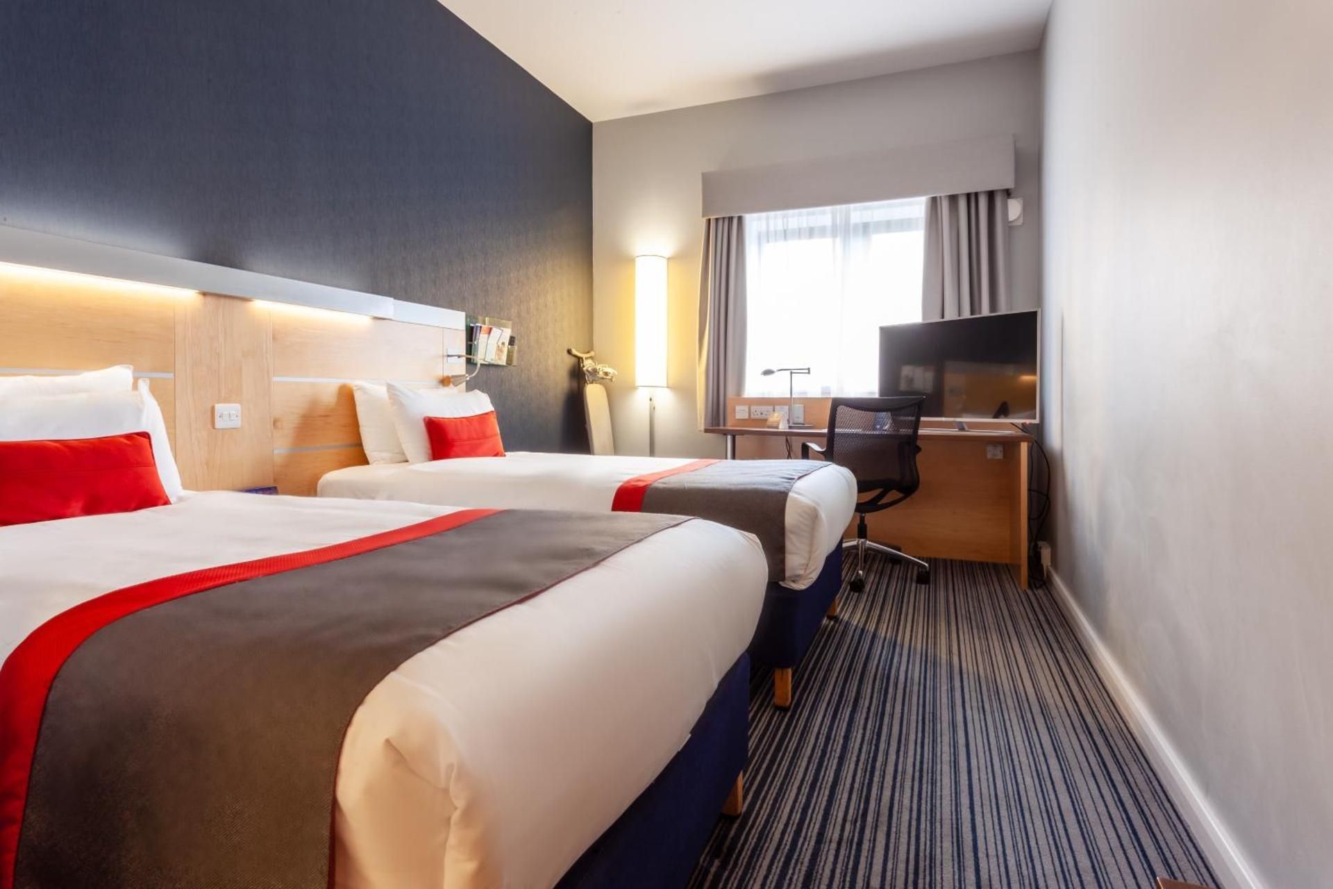undefined Holiday Inn Express Edinburgh – Royal Mile By IHG 10