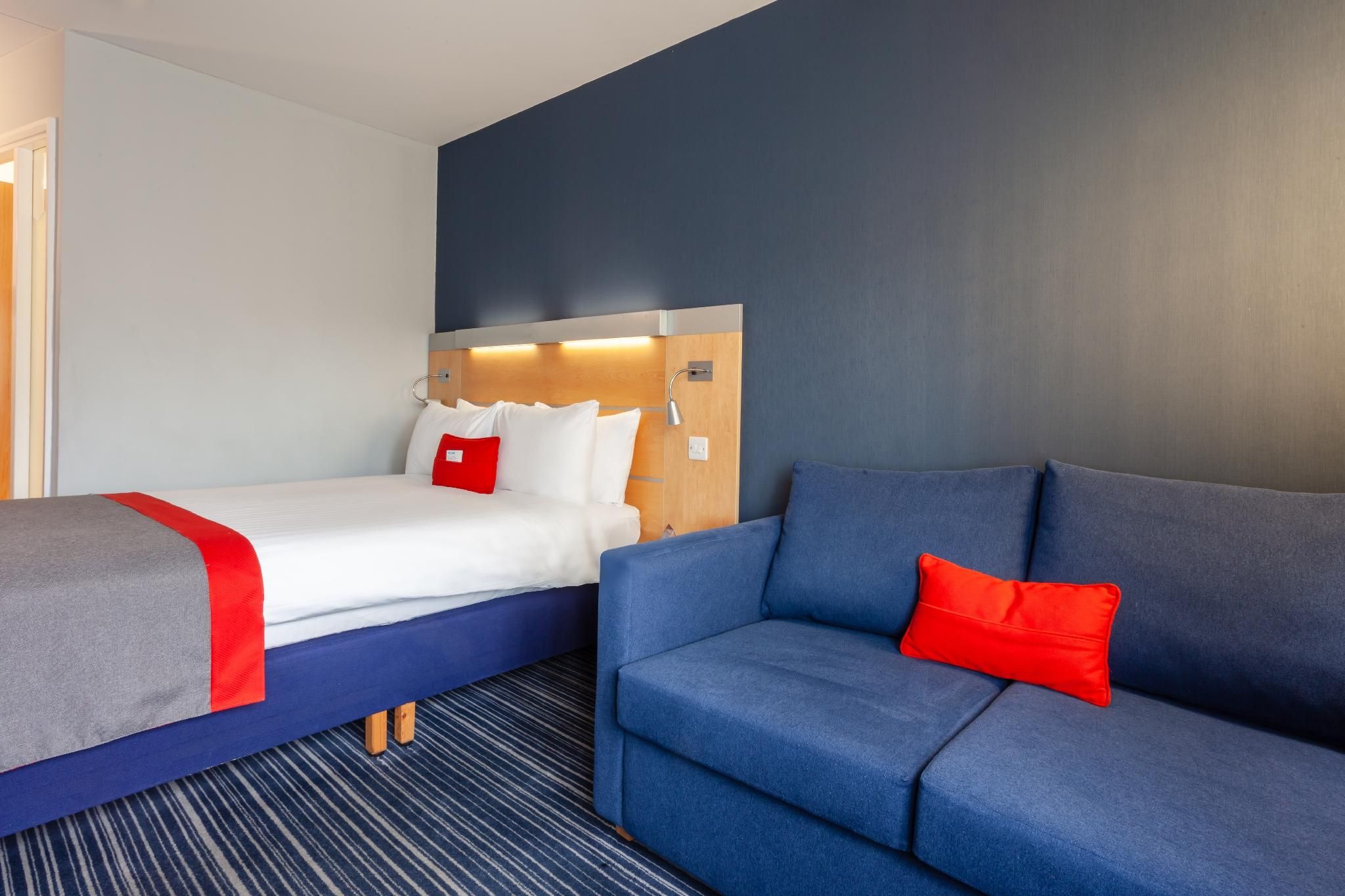 undefined Holiday Inn Express Edinburgh – Royal Mile By IHG 8