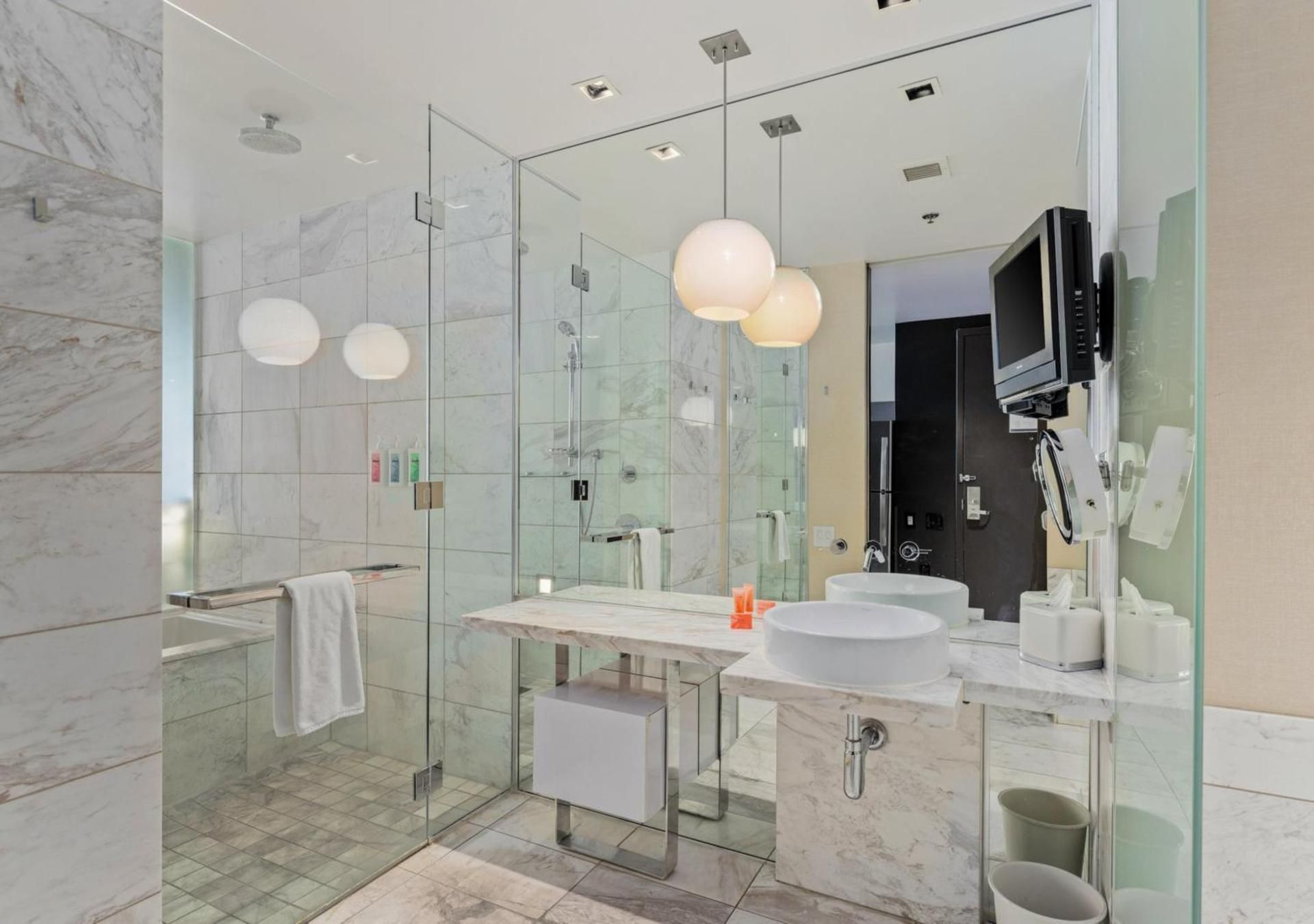 King Studio with Sofa Bed