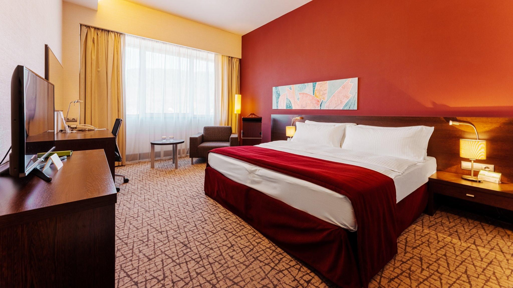 1 King Bed Standard High Floor