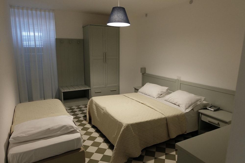 Hotel Baia di Puolo Quadruple Room 3