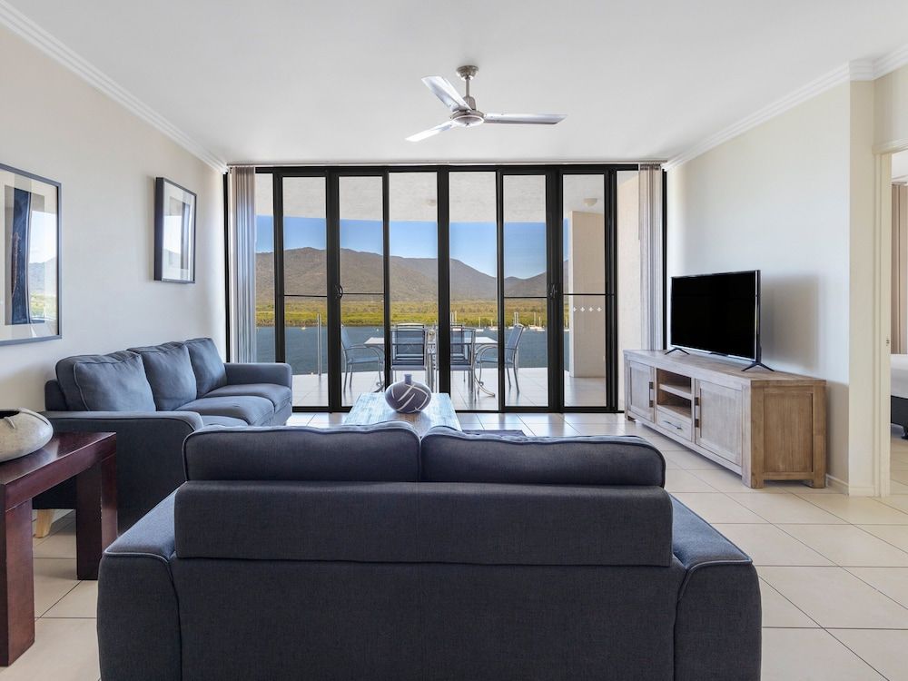 Piermonde Apartments - Cairns Three-Bedroom Apartment Water View 6