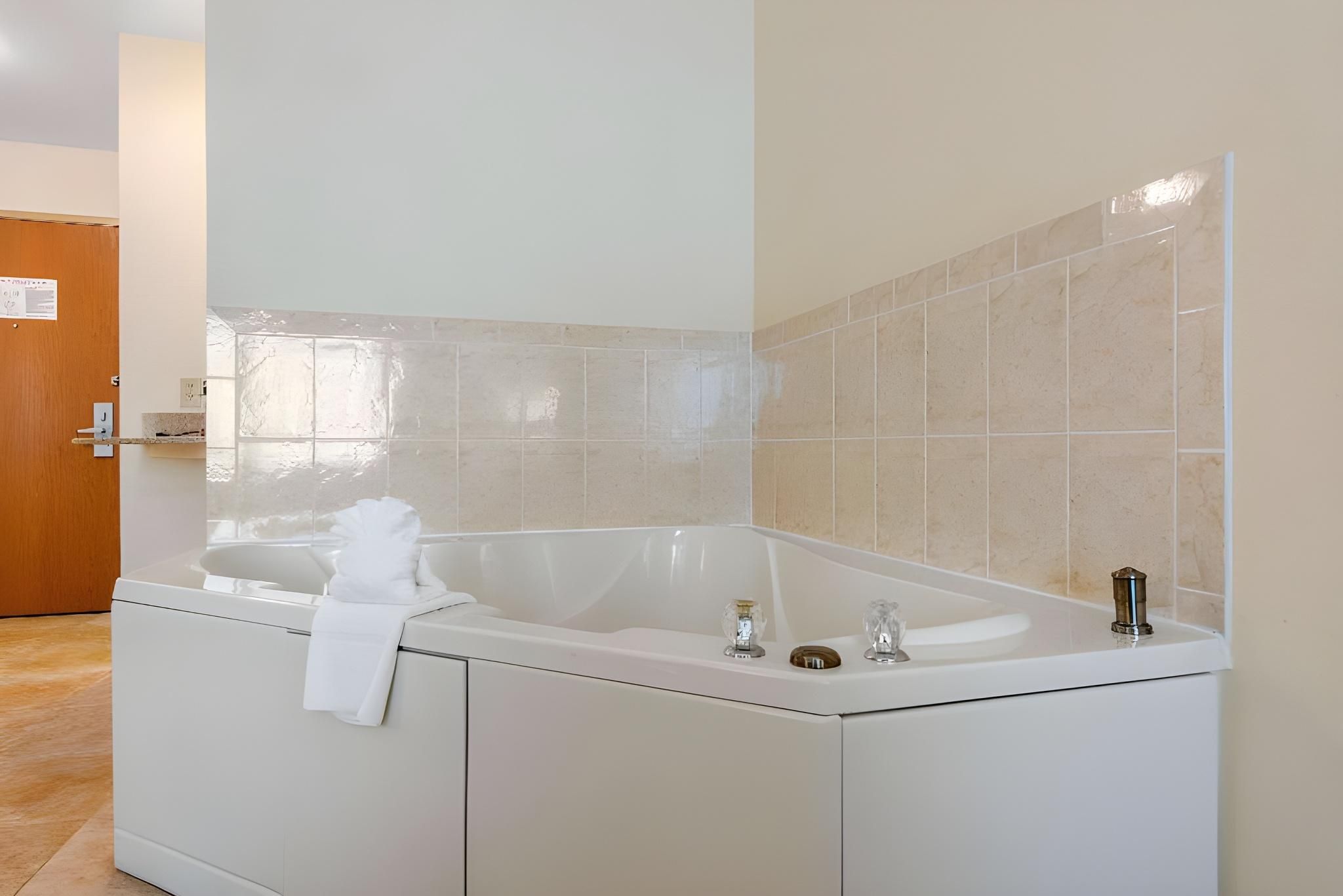 1 Bedroom Suite
