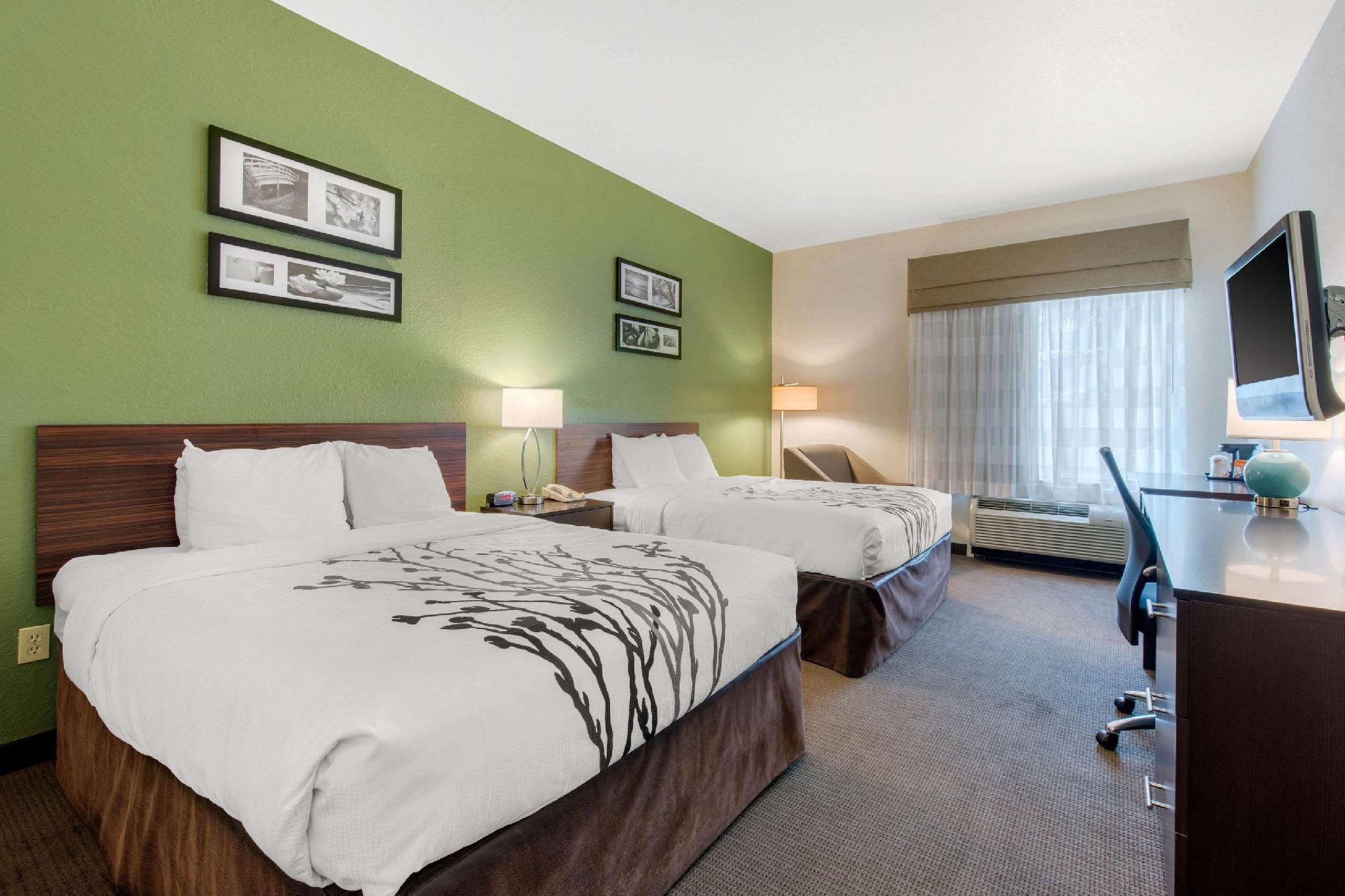 2 Queen Beds, Nonsmoking, Accessible