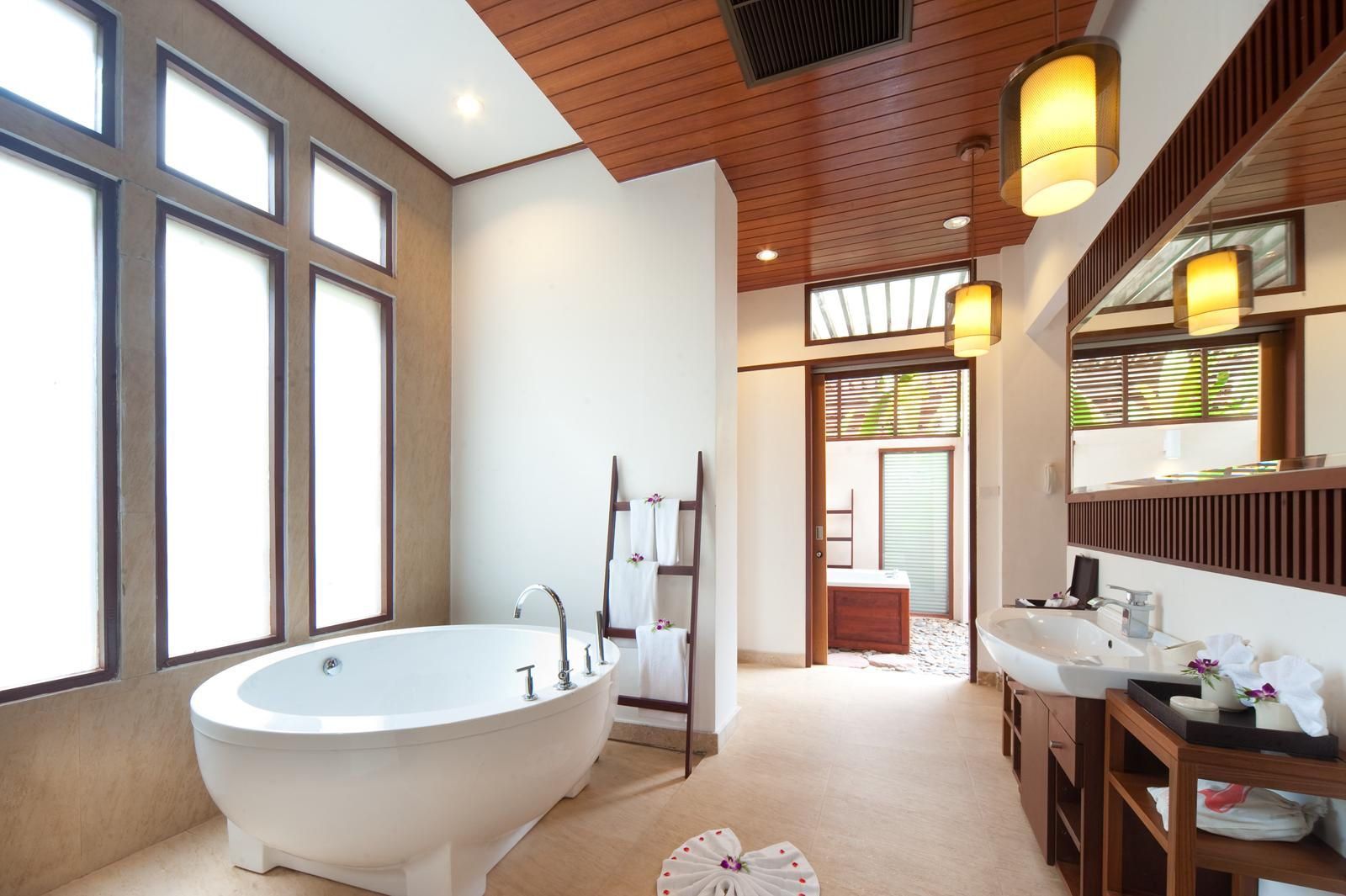 The Sarann jacuzzi villa 3