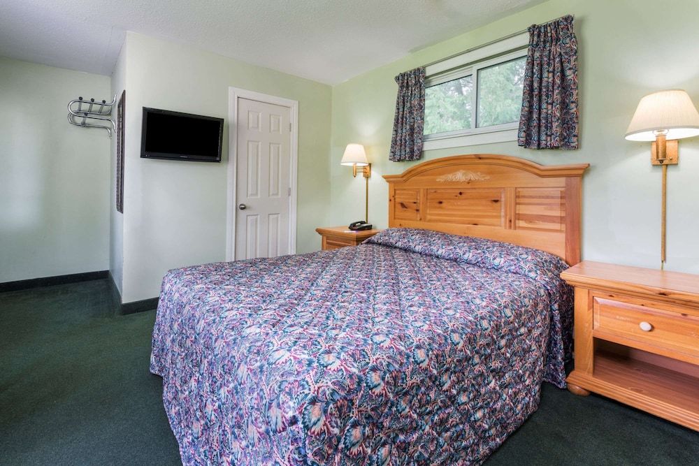 Knights Inn Bracebridge Room, 2 Queen Beds, Non Smoking 2