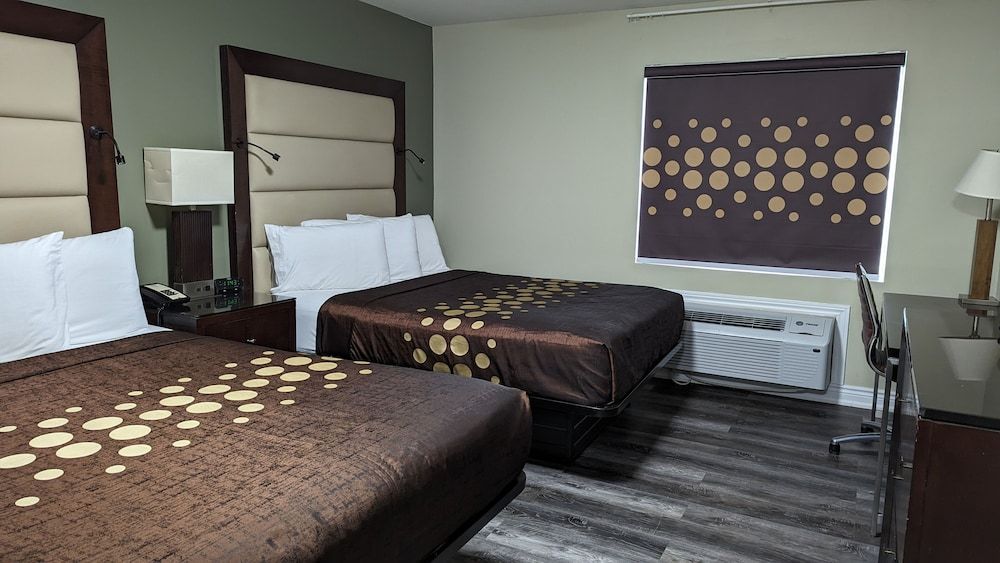 Knights Inn Bracebridge Room, 2 Queen Beds, Non Smoking