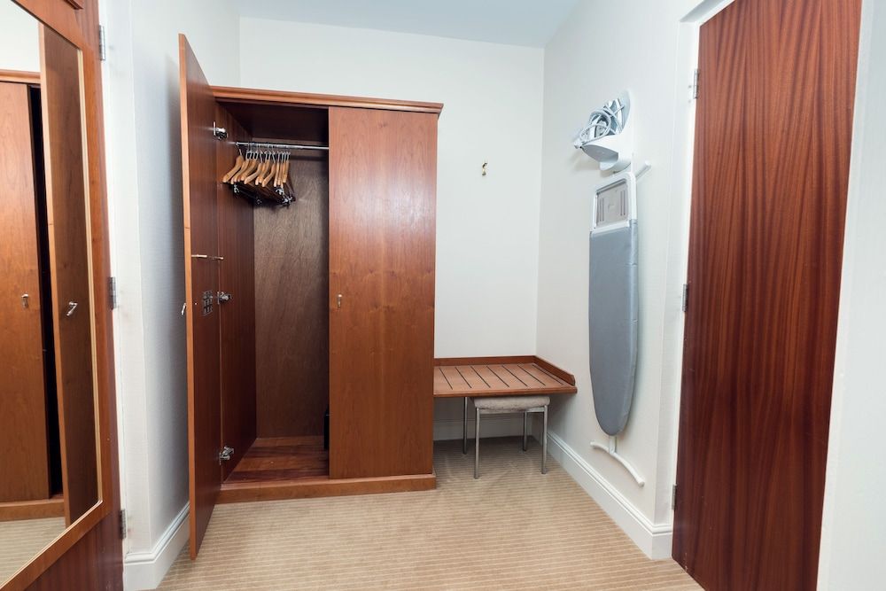 Pitbauchlie House Hotel, Sure Hotel Collection by BW Deluxe Room, 1 King Bed, Non Smoking 9