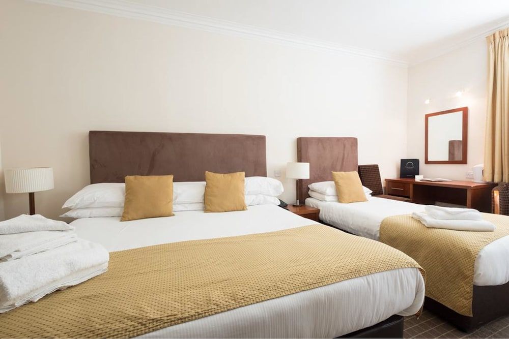 Pitbauchlie House Hotel, Sure Hotel Collection by BW Standard Room, Multiple Beds, Non Smoking 3