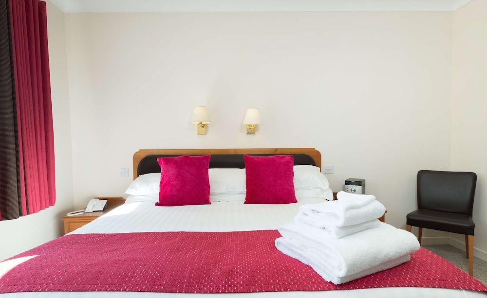 Pitbauchlie House Hotel, Sure Hotel Collection by BW Deluxe Room, 1 King Bed, Non Smoking 3