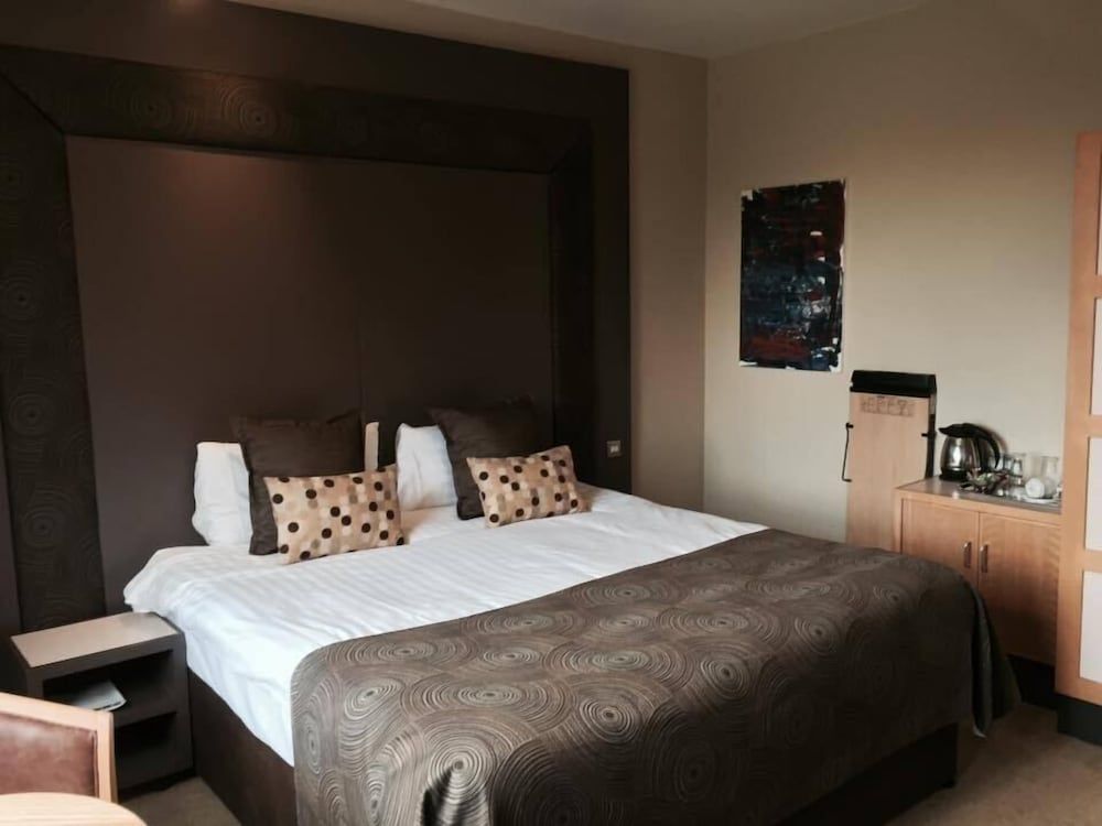 Regent Hotel Classic Double Room, 1 Double Bed 3