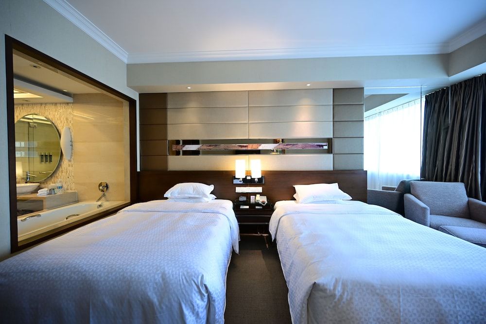 Four Points by Sheraton Beijing, Haidian Superior Double Room, 2 Double Beds, Non Smoking, City View