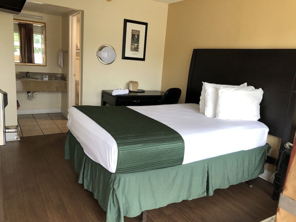 Hotel Bel-Air Orlando Basic Room, 1 Queen Bed 2