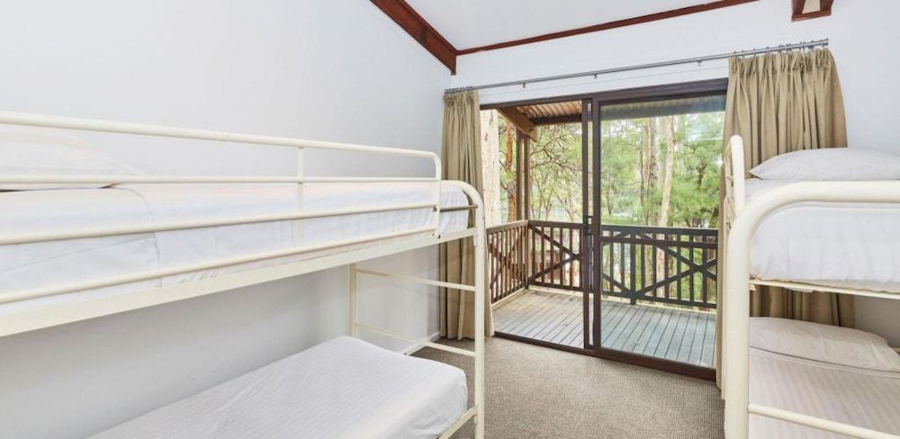 RAC Karri Valley Resort Three Bedrooms Chalet - Lake View 3