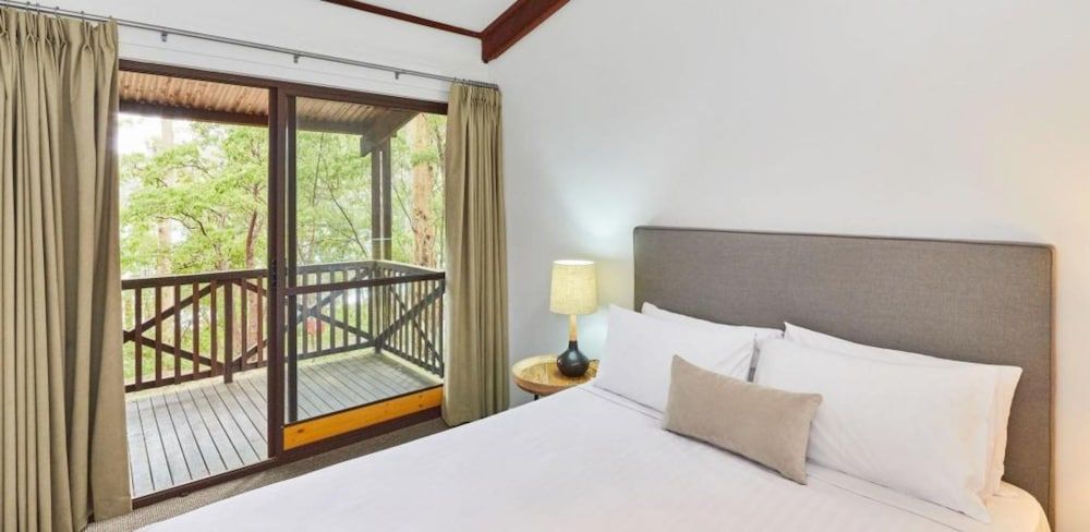 RAC Karri Valley Resort Three Bedrooms Chalet - Lake View