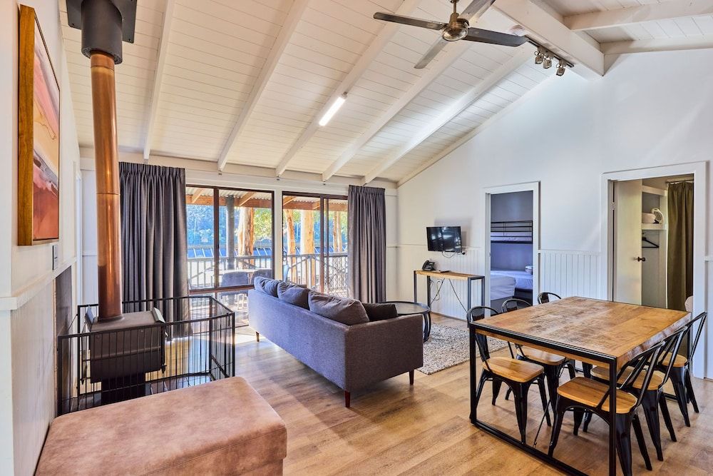 RAC Karri Valley Resort Three Bedrooms Chalet - Lake View 8