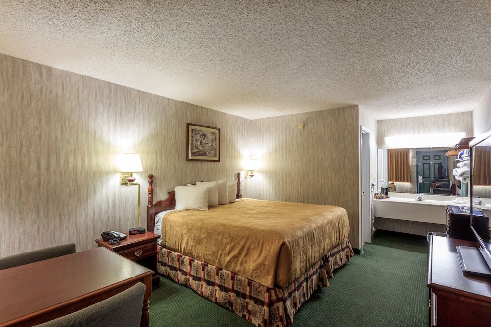 Deluxe Room, 1 King Bed, Non Smoking