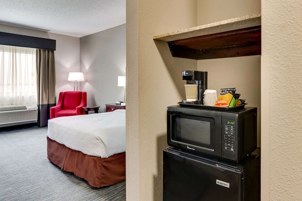 Best Western Plus University Inn & Suites Standard Room, 1 Queen Bed, Accessible, Non Smoking 5