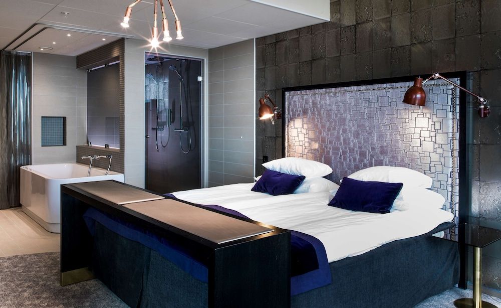 Best Western Plus John Bauer Hotel Junior Suite, 1 King Bed, Non Smoking, Lake View