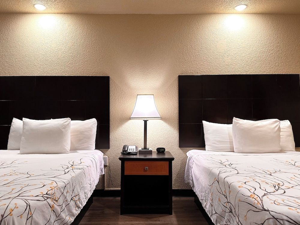 Travelers Inn Elizabeth City Standard Room, 2 Double Beds, Smoking 5