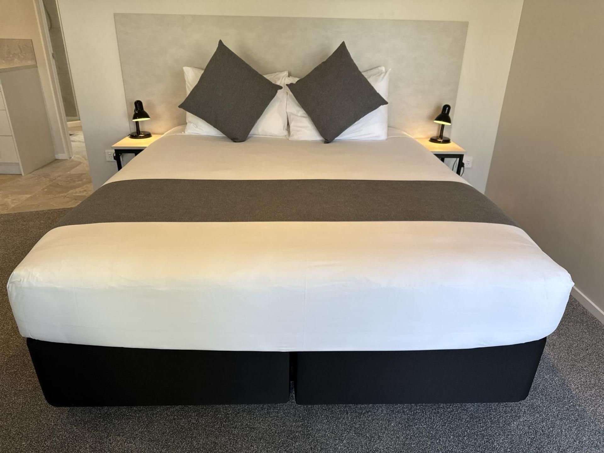 Deluxe One-Bedroom Suite