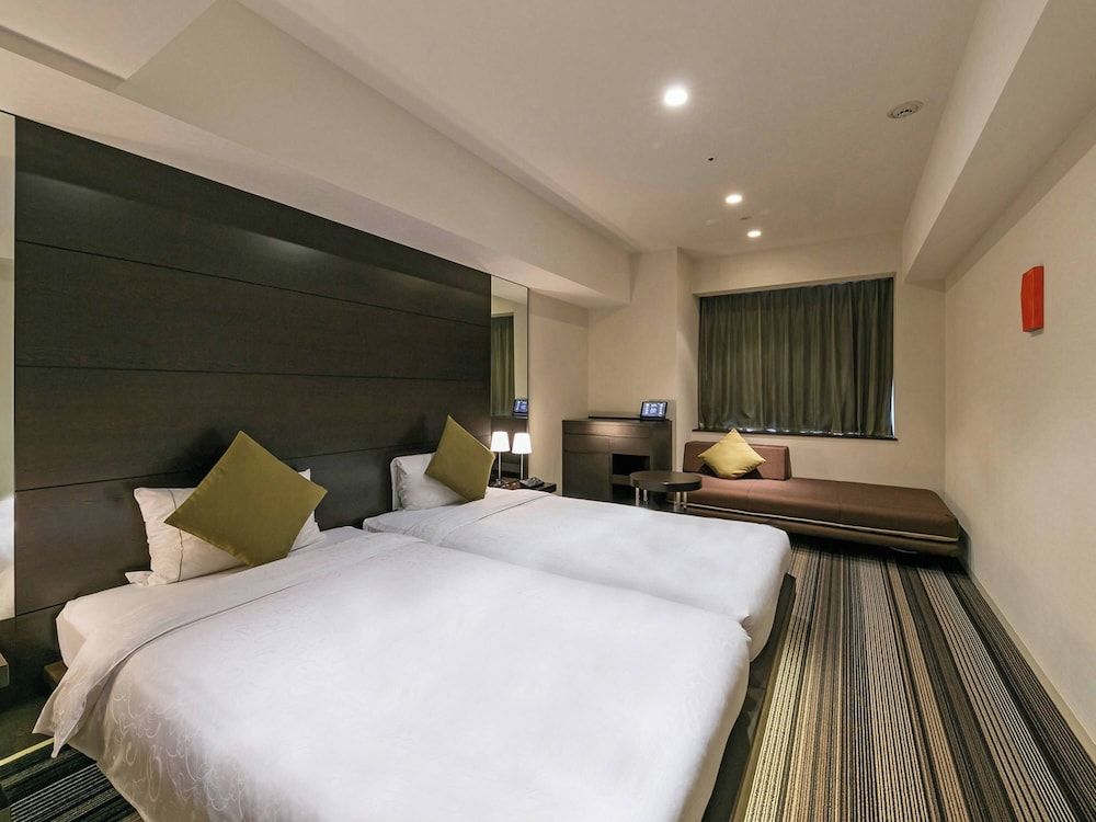 Executive Deluxe Corner Room, Hollywood Twin, Non Smoking (27sqm, 2 beds)