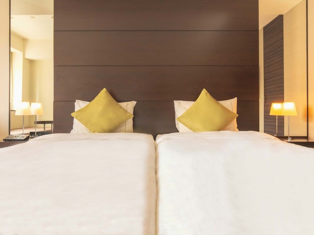 Deluxe Corner Room, Triple, Smoking (27sqm, 3 beds)