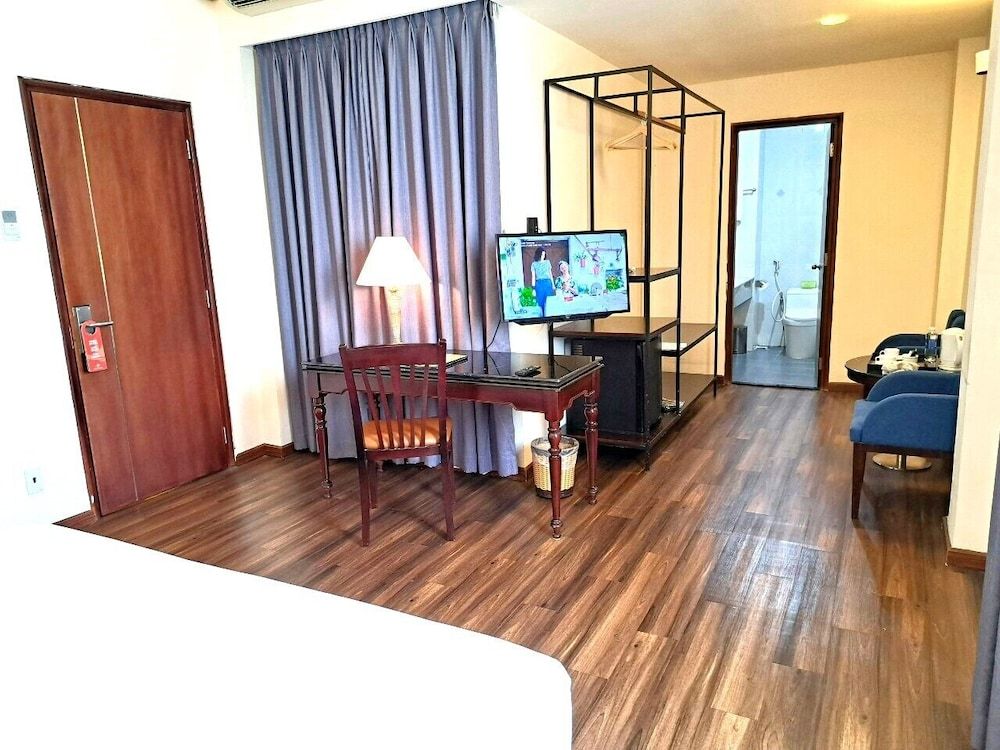 Liberty 2 Hotel Premier Room, 1 Double or 2 Twin Beds, Balcony 6