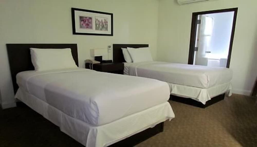 undefined The Hotel 91 3