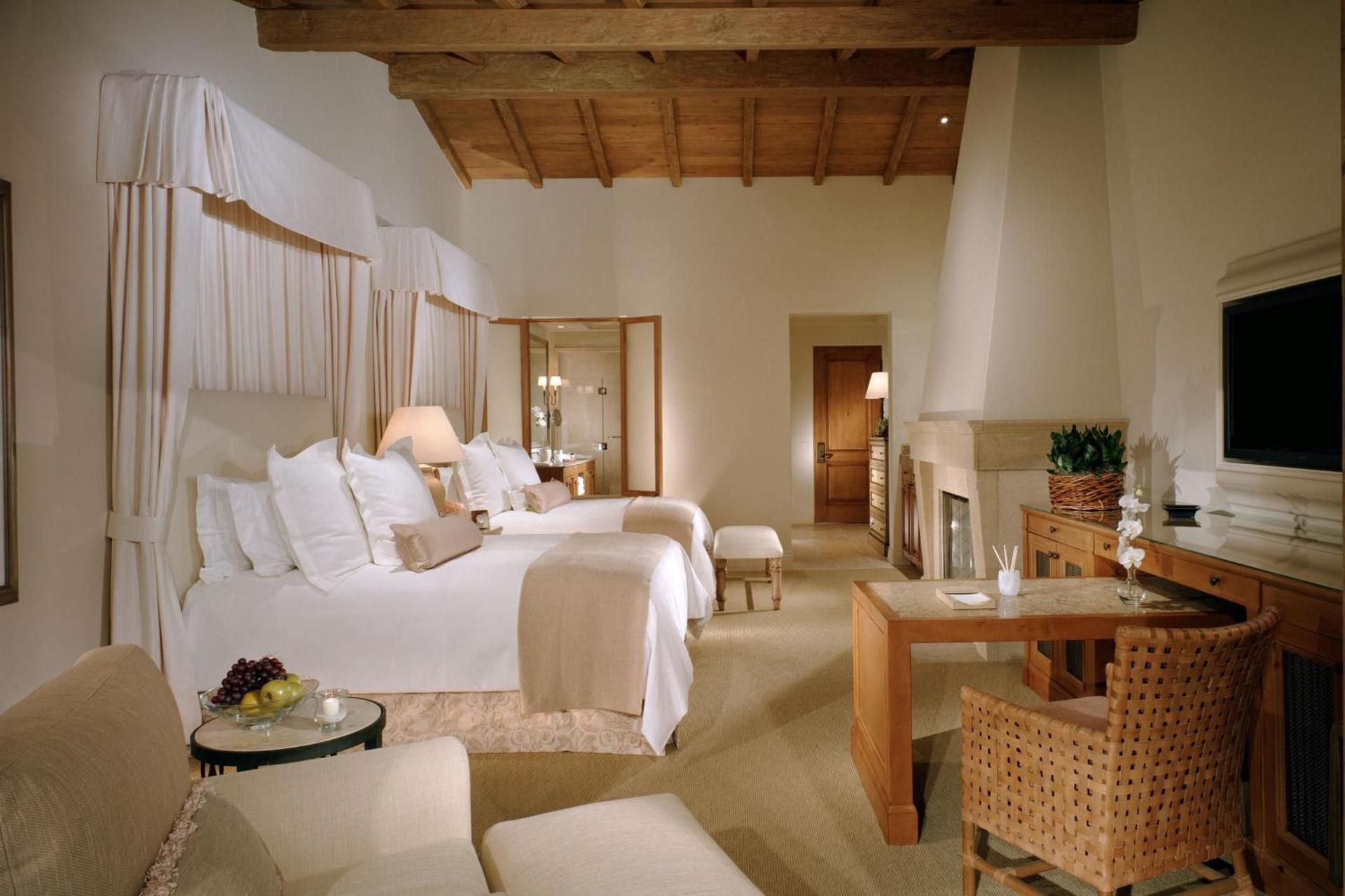 Queen Room with Two Queen Beds and Partial Water View