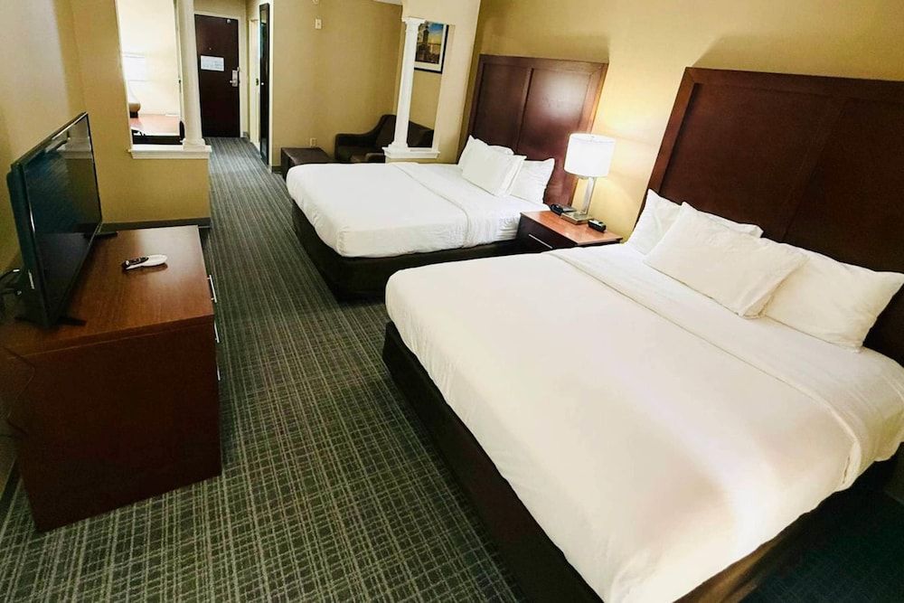 Suite, 2 Queen Beds, Non Smoking
