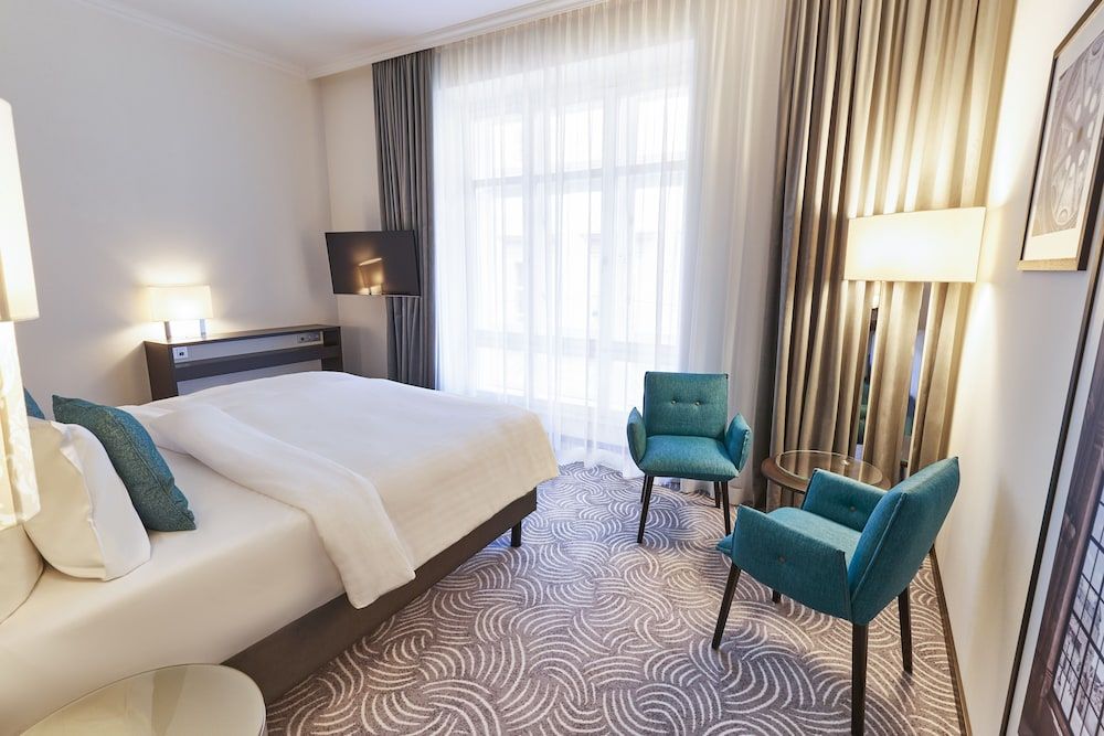undefined Steigenberger Hotel Herrenhof 10
