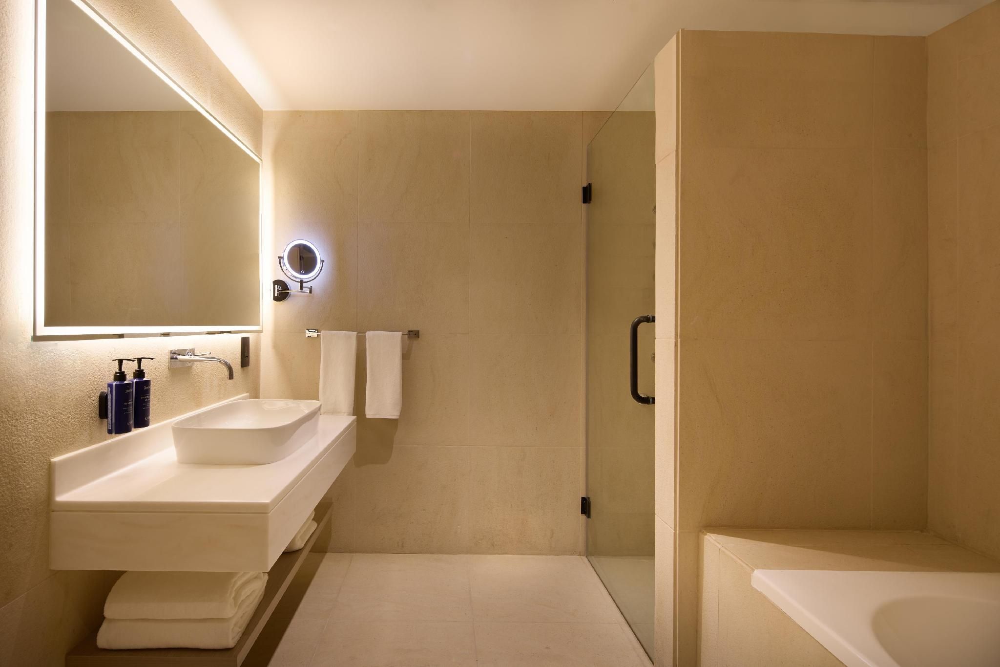 Radisson Blu Residence, Dubai Marina Superior Apartment - one bedroom 5