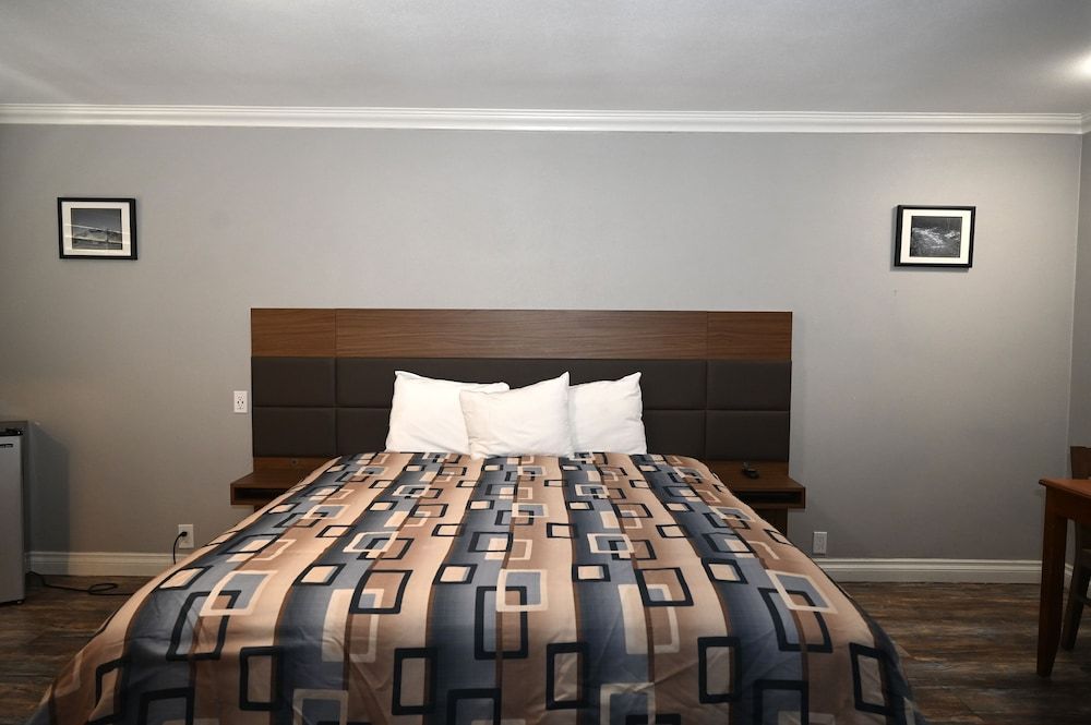 Hollywood Stars Inn - In Los Angeles (Hollywood) Standard Room, 1 King Bed, Smoking