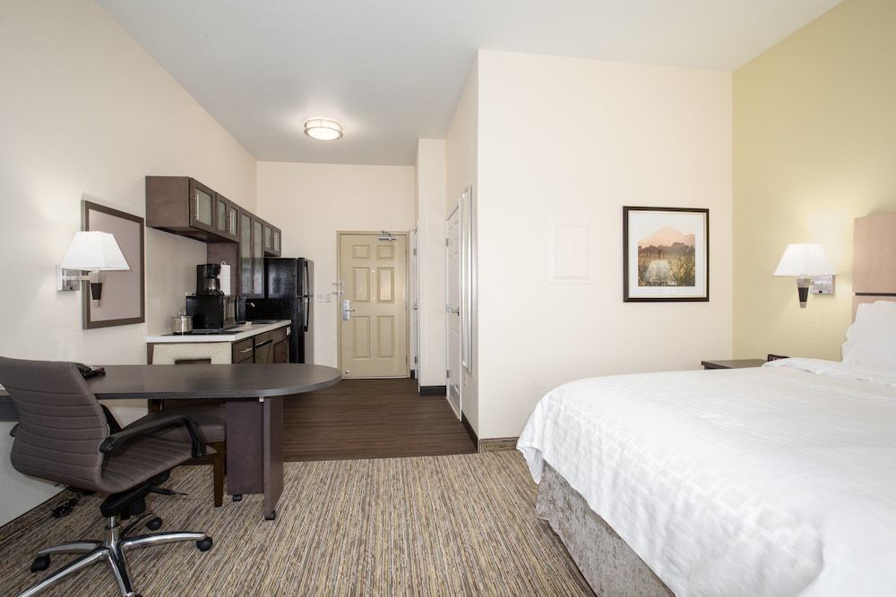 Studio Suite, 1 Queen Bed, Accessible (Roll-In Shower)