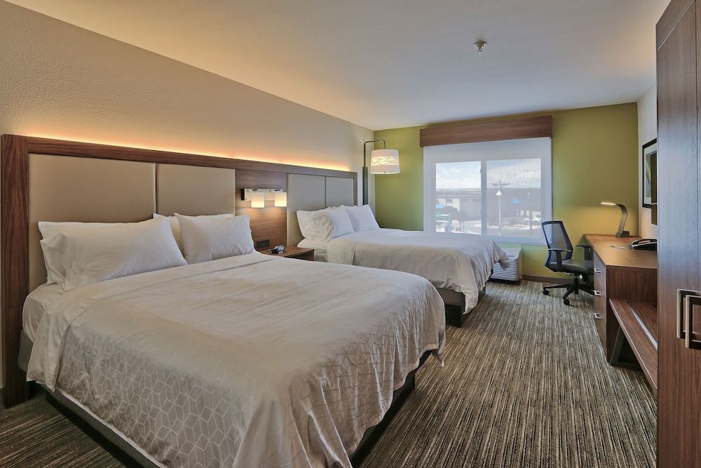Standard Room, 2 Queen Beds (Pet Friendly)