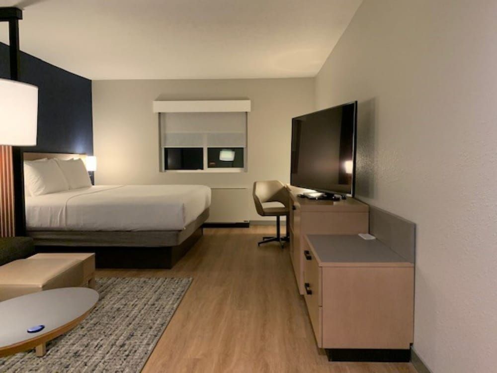 Room, 1 King Bed, Accessible, Bathtub