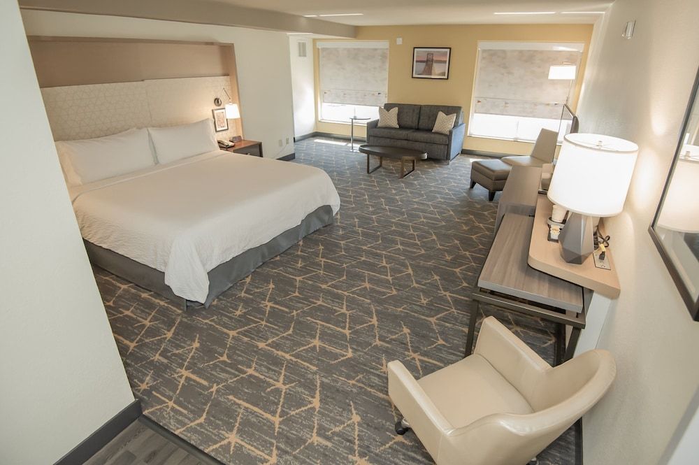 Suite, 1 King Bed