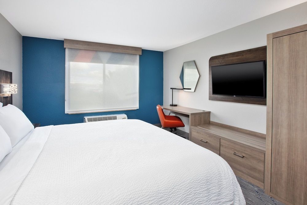 Standard Room, 1 King Bed
