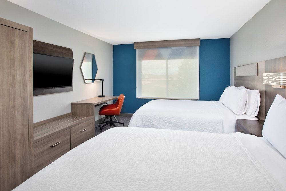 Suite, 2 Queen Beds, Accessible (Communications)