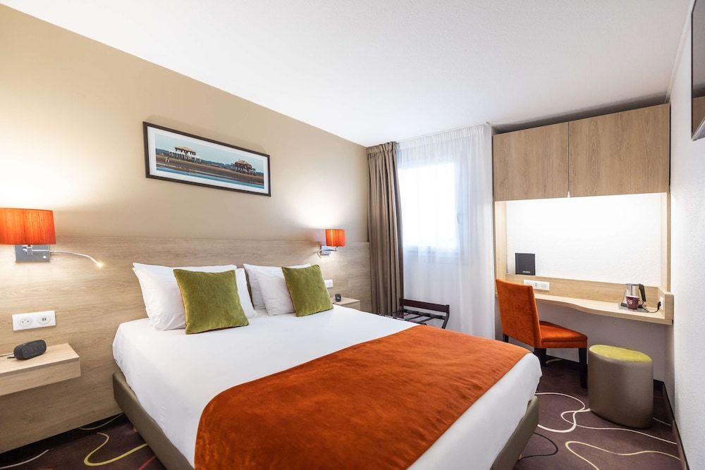 Classic Room, 1 Queen Bed, Non Smoking, Bathtub