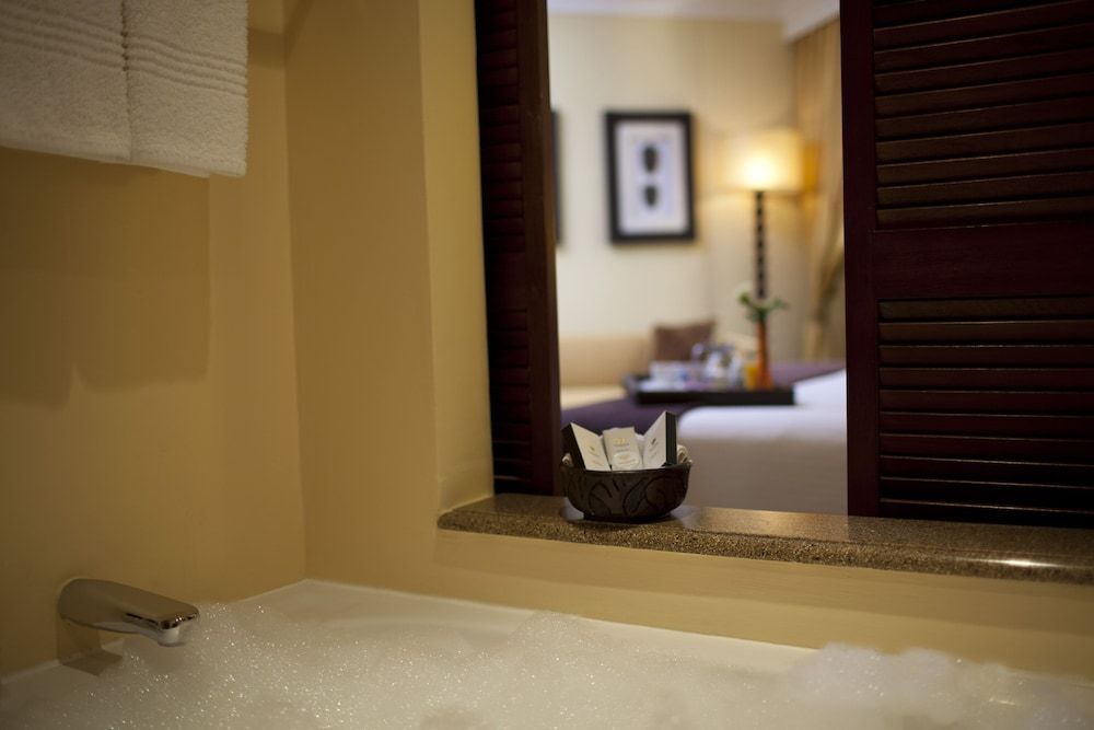 Southern Sun Dar es Salaam Standard Room 4