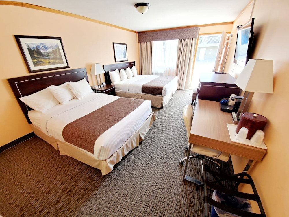 undefined Travelodge by Wyndham Golden Sportsman Lodge 8