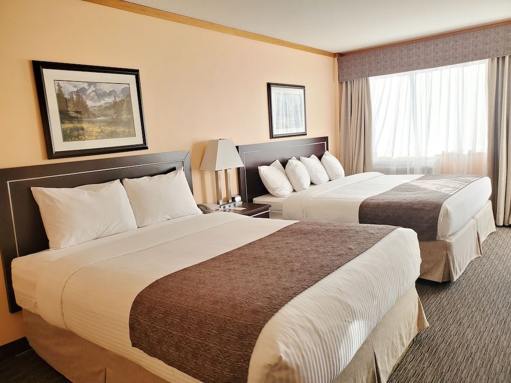 undefined Travelodge by Wyndham Golden Sportsman Lodge 6